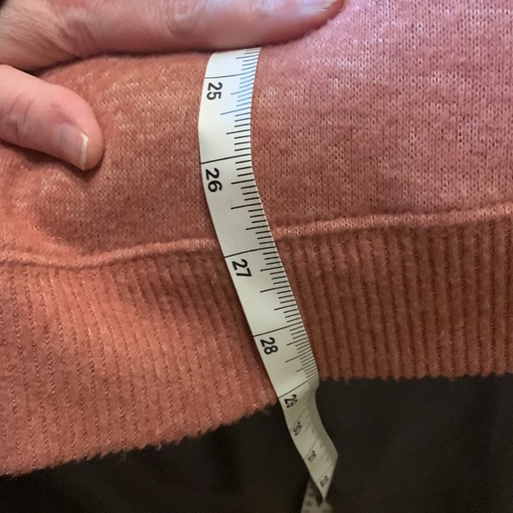 Soft pink asymmetric neck sweater with zipper detail - Picture 6 of 8